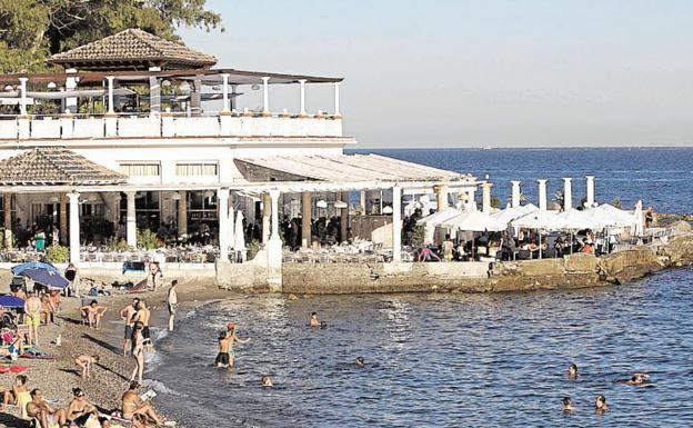 Discrepancias internas entre la Junta en Málaga y Medio Ambiente dejan en el aire el futuro de los Baños del Carmen