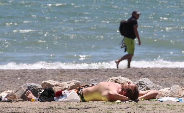 Diez prácticas prohibidas en las playas malagueñas