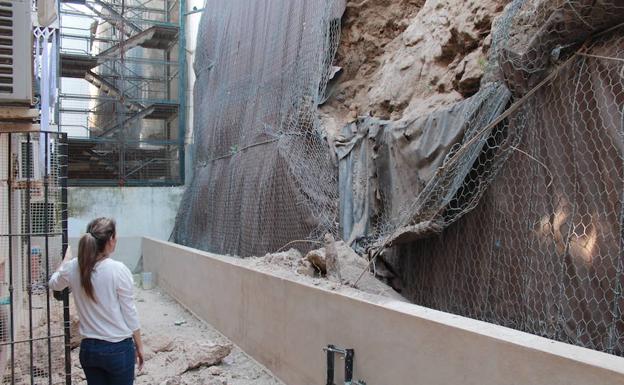 Desprendimientos en El Bajondillo de Torremolinos ponen en riesgo a decenas de vecinos