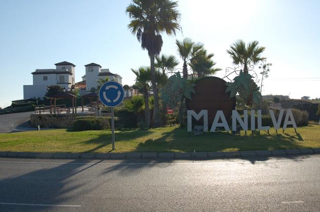 La mitad de las 3.000 viviendas vacías de Manilva han sido vandalizadas