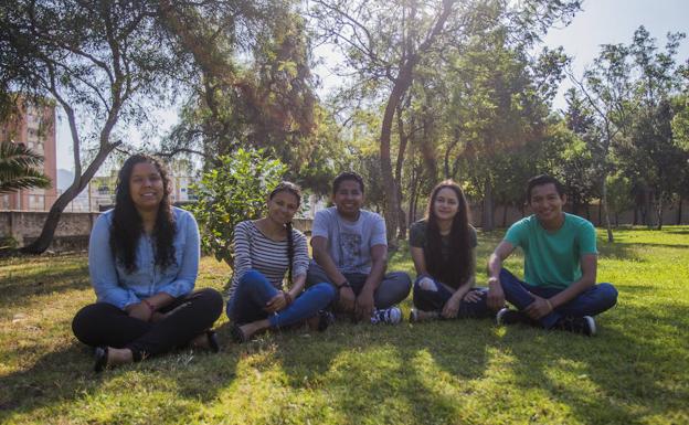 Lección de vida de cinco universitarios de Honduras a los estudiantes malagueños