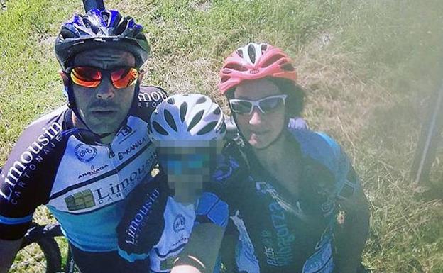 José Carlos y Nerea, el matrimonio de ciclistas arrollados por un conductor ebrio, «se desvivían por su hijo»