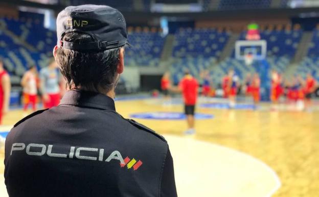 En vídeo, el dispositivo de la Policía Nacional con la selección española de baloncesto