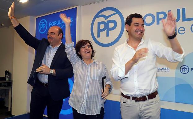 Juanma Moreno se pronuncia en público a favor de Santamaría