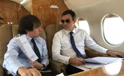 El PP pregunta al Gobierno sobre las gafas de Sánchez en el avión: «¿Son graduadas?»