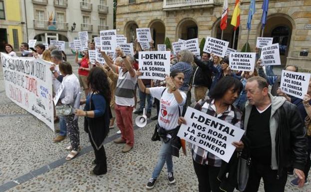 El Defensor del Paciente sugiere a todos los clientes de iDental que se realicen las pruebas de VIH y hepatitis C