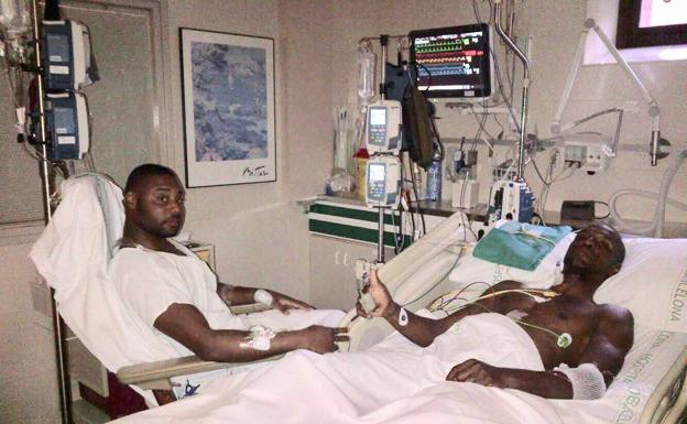 Abidal publica una foto en el hospital con su primo para zanjar la polémica del trasplante