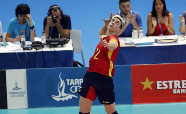 Ángel Trinidad, entre balones de voleibol y cámaras