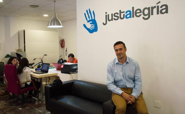 Pepe Olalla: «Ya es hora de que las tasas de suicidios dejen de taparse porque es un problema muy grave»