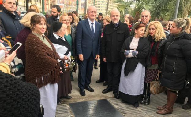 El alcalde contesta a Brenes y le hace saber las futuras calles de mujer