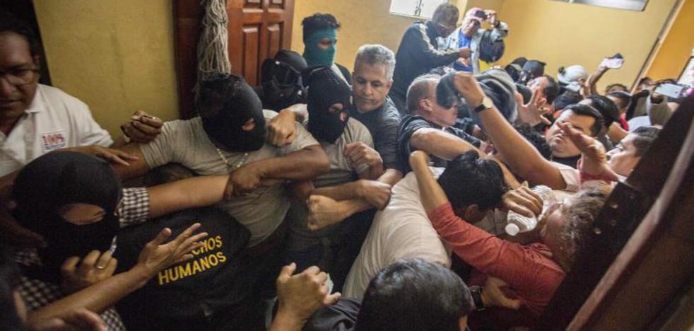 Dos jóvenes muertos en la brutal represión policial a los estudiantes en Nicaragua