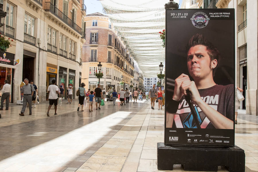 Los personajes de Nintendo toman la calle Larios gracias a Gamepolis