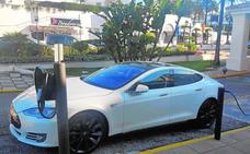 Tesla inaugura una tienda temporal en Puerto Banús