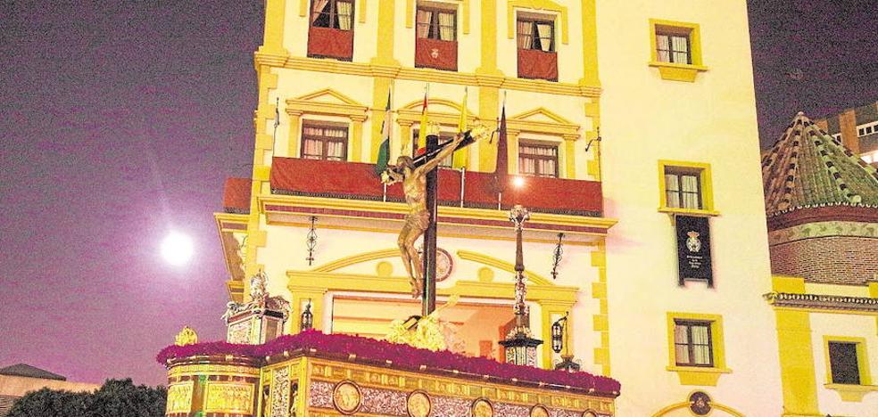 La Expiración propone ampliar el recorrido oficial actual hasta la plaza del Obispo