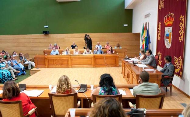 Torremolinos propondrá construir una escollera en La Carihuela