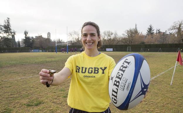 Alhambra Nievas, considerada la mejor árbitro de rugby del mundo, anuncia su retirada