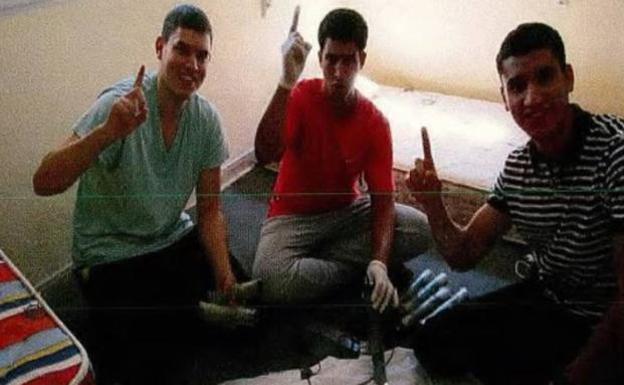 Los terroristas de Barcelona se grabaron preparando las bombas: «Alá nos ha elegido para haceros llorar sangre»