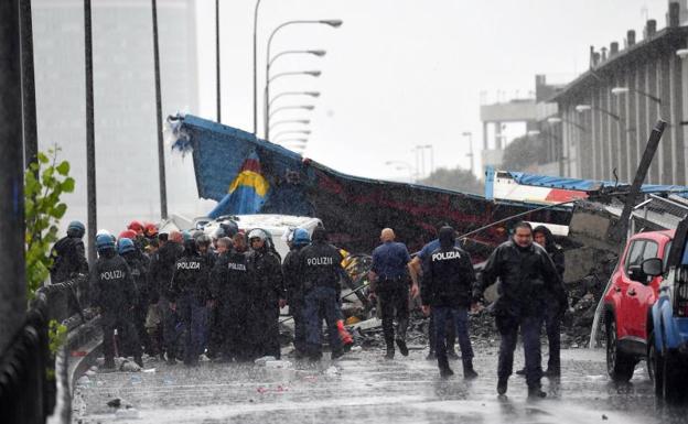 El colapso del puente de la autopista de Génova, en fotos