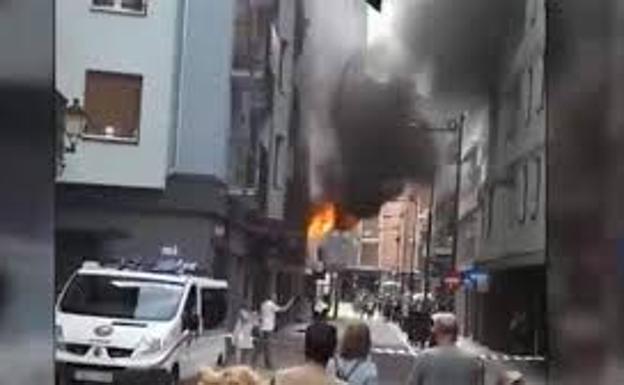 Espectacular incendio por un patinete eléctrico
