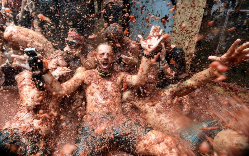 La Tomatina tiñe de rojo Buñol
