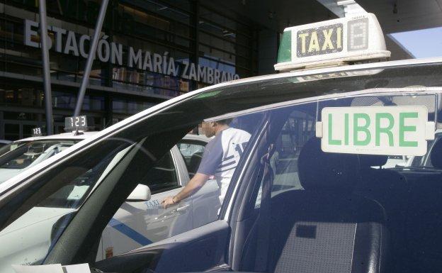 El taxi de Málaga se moviliza el próximo martes para exigir a la Junta normas más estrictas para las VTC