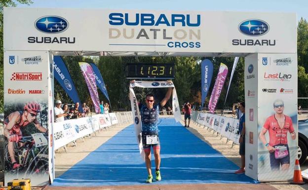 Rubén Ruzafa vence en el IV Subaru Duatlón Cross de Madrid en su reaparición tras superar una lesión