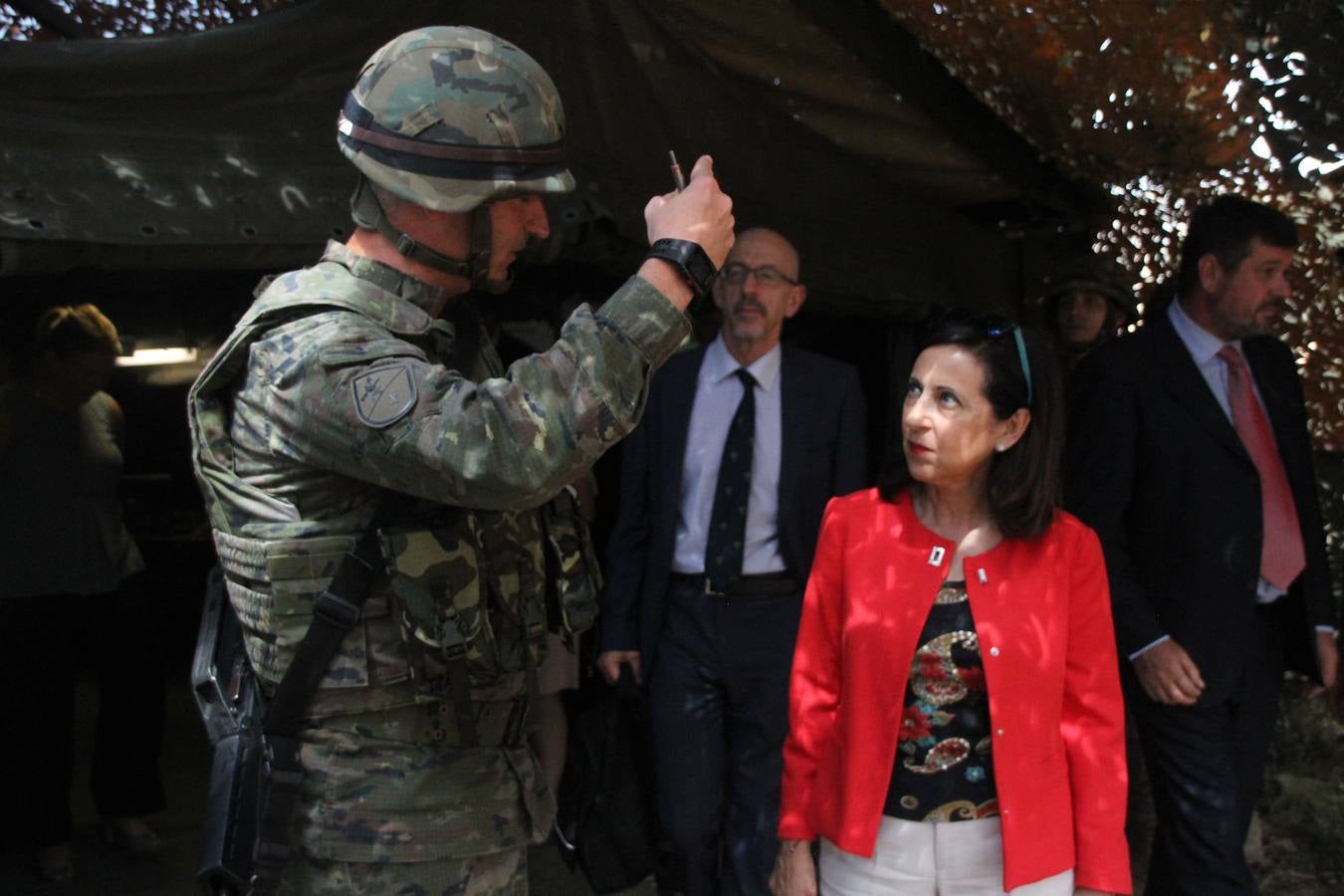 La ministra de Defensa visita a La Legión en Montejaque