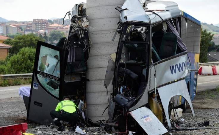 Trágico accidente de un autobús en Avilés