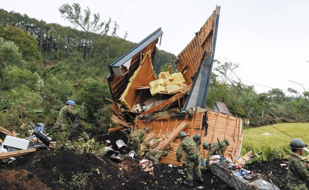 Se eleva a 18 el número de muertos por el terremoto en la isla japonesa de Hokkaido