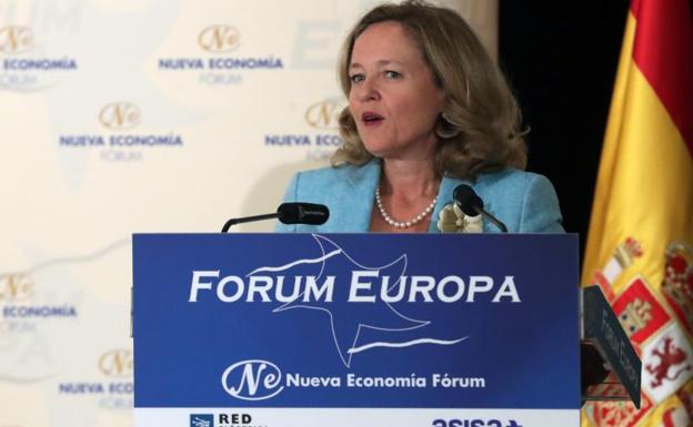 La ministra de Economía, en un lapsus, subraya que la labor de Montón «ha sido extraordinaria»