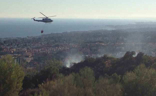 Controlado el incendio forestal en paraje de La Montúa de Marbella