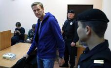 Navalni es detenido de nuevo nada más salir de la cárcel y condenado a otros 20 días