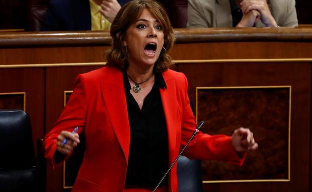 Delgado se enroca en el cargo ante la presión creciente de PP y Ciudadanos