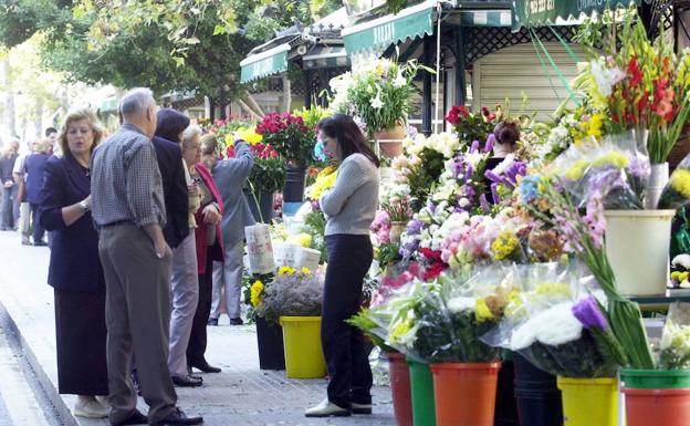 Los puestos de flores se trasladarán junto a la entrada de la calle Larios de forma temporal