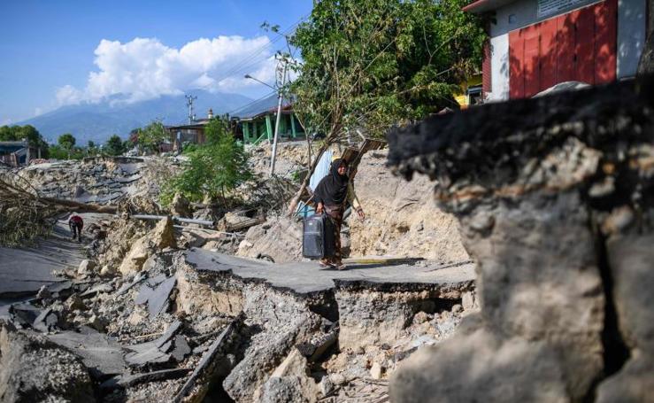 Las imágenes del devastador tsunami en Indonesia