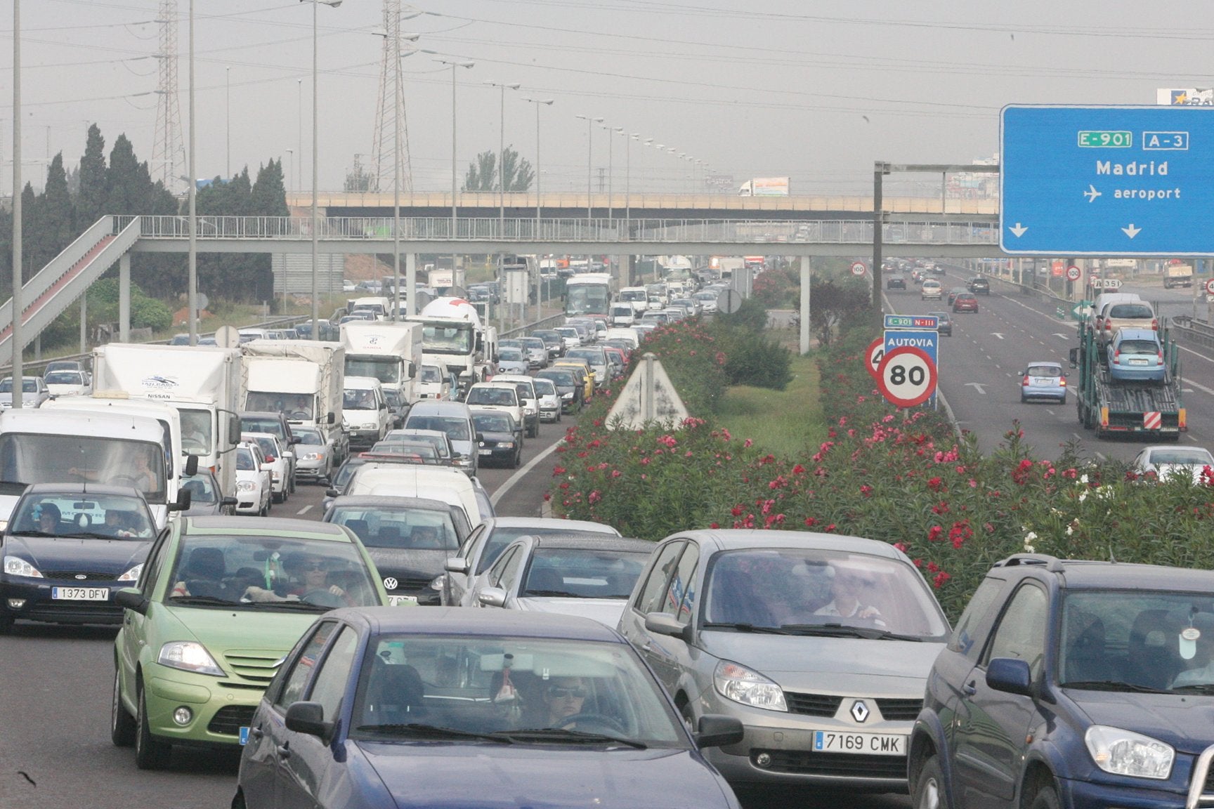 La Eurocámara pide reducir un 40% las emisiones de CO2 de los coches nuevos en 2030