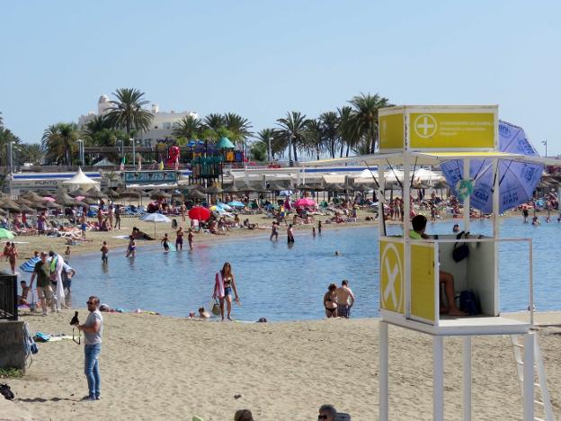 Siete playas conservan el servicio de vigilancia hasta diciembre