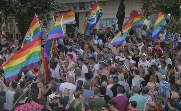 El turismo gay busca en la provincia de Málaga más espacios tras un verano récord