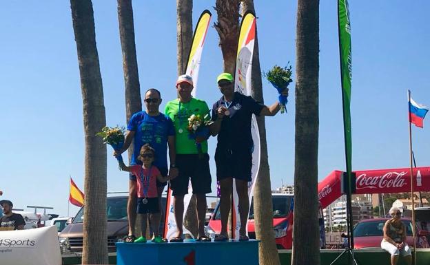 El nerjeño José Cánovas, bronce en el Europeo de canoa