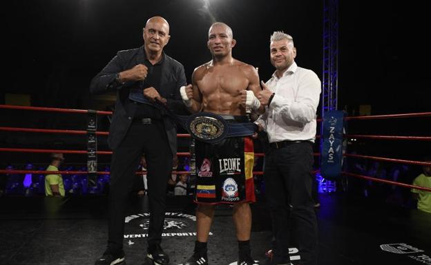 Ronny 'El Llanero' Alexander gana el campeonato Unión Europea de boxeo celebrado en Torremolinos