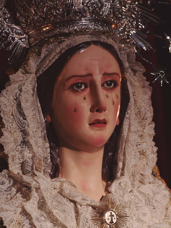 La exposición 'Madres' ofrece un homenaje a mujeres que luchan contra el cáncer