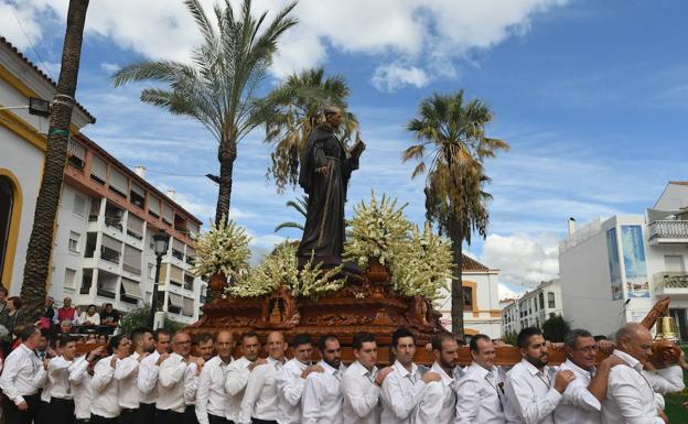 La lluvia respeta al Patrón de San Pedro