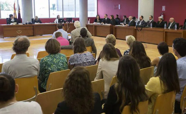 La Audiencia Provincial de Málaga elige a 3.000 residentes para ser jurado popular, ¿eres uno de ellos?