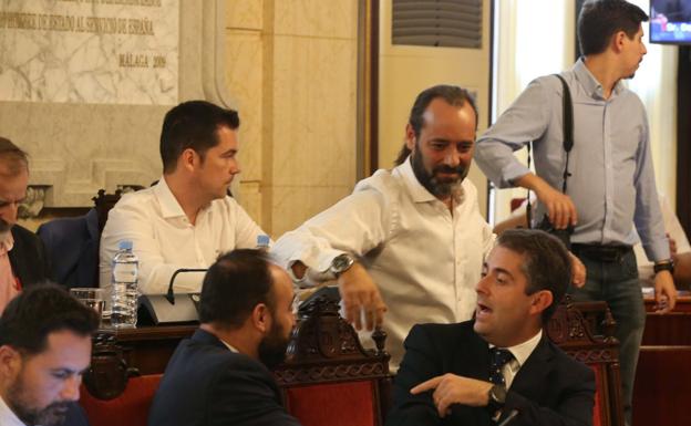 Cs escenifica el principio de ruptura con el PP y le tumba una modificación presupuestaria