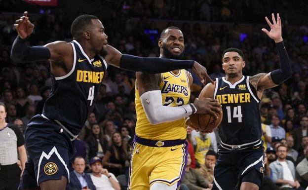 Triple-doble de LeBron y segunda victoria de los Lakers