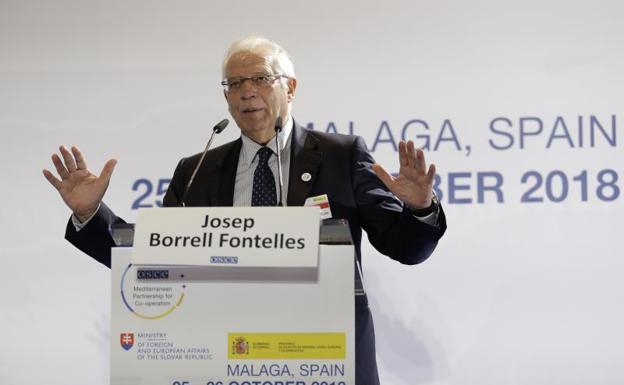 Borrell, a los británicos de la Costa del Sol: «El Brexit no les afectará»