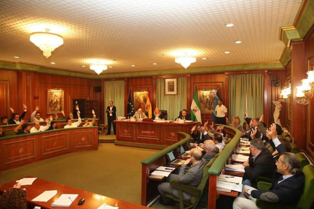 El Pleno ratifica el convenio con Hacienda para ingresar 2,7 millones de multas de la corrupción