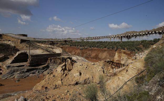 Acuerdo entre la Junta y el Gobierno para utilizar la plataforma del AVE a Sevilla