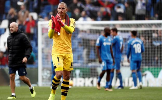 El Getafe baja al Betis de la nube