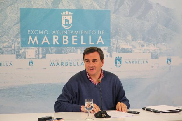 Impulsan un plan para contratar a parados de larga duración mayores de 45 años en el Ayuntamiento de Marbella